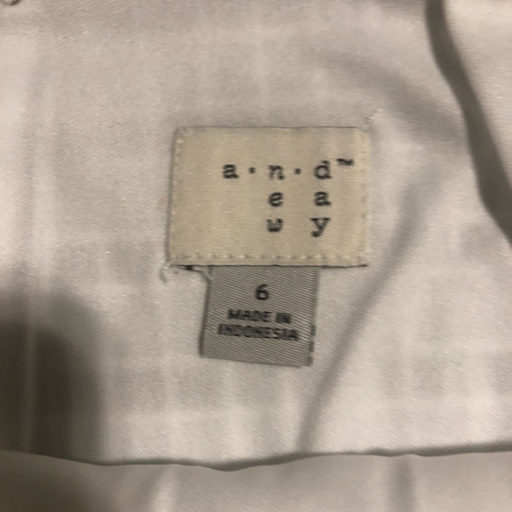 2/$15 ✨ NWT White skirt - Picture 3 of 4